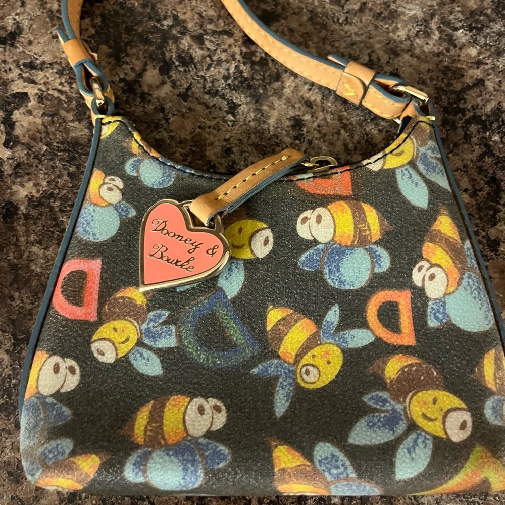Mini dooney and Bourke bumblebee vintage bag